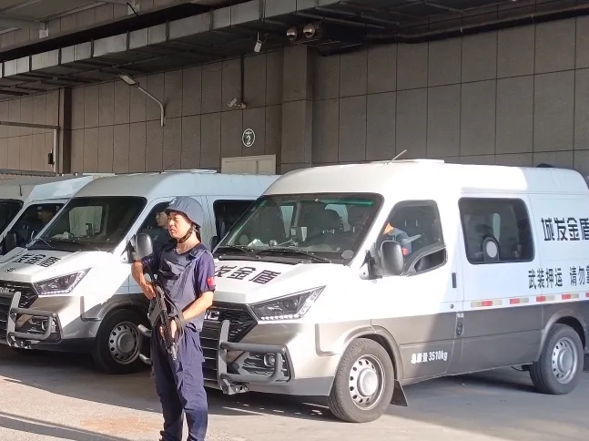 高温下的坚守——金盾集团一线员工用汗水筑牢城市安全防线